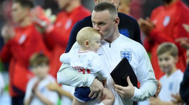 Wayne Rooney milli formaya veda etti