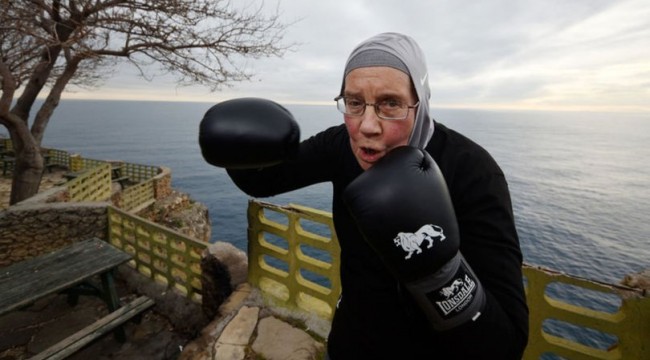 72 yaşındaki boksör 'Rocky Naciye'