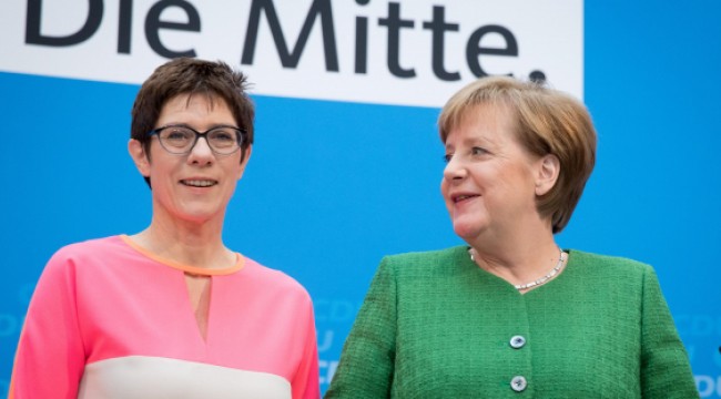 Almanya'da Merkel'in halefi belli oldu