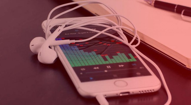 Ayrıldığı kız arkadaşının çantasına gizlice cep telefonu koydu ve… Akılalmaz!