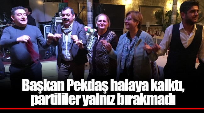 Başkan Pekdaş halaya kalktı, partililer yalnız bırakmadı