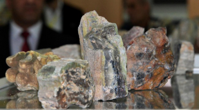 Colorado'da çıkan rainbow taşı, Erzurum'da da bulundu