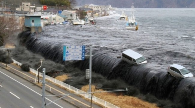 Endonezya'da tsunami: 62 ölü, 584 yaralı