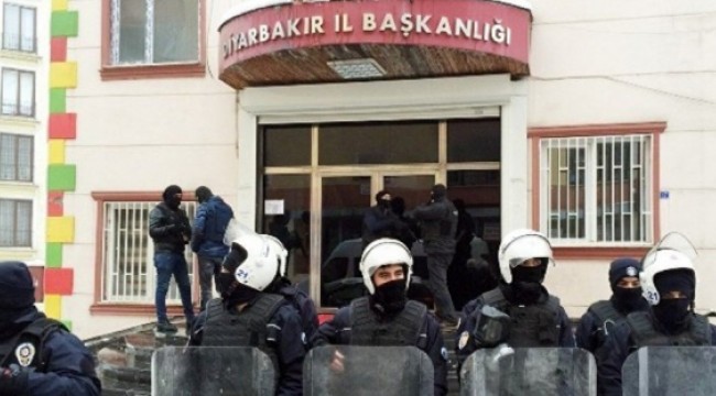 HDP Diyarbakır İl Örgütü binasına baskın