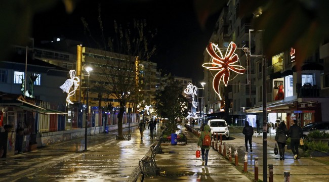 Konak yeni yıla ışıl ışıl giriyor