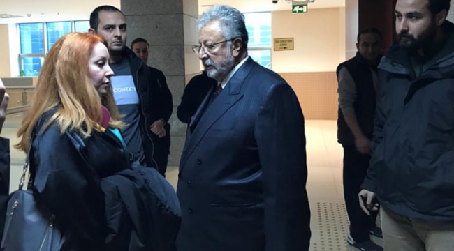 Metin Akpınar ve Müjdat Gezen polis eşliğinde adliyeye götürüldü