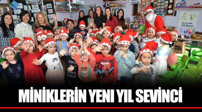 MİNİKLERİN YENI YIL SEVİNCİ