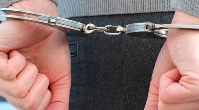 Öğrencisinin saçını zorla kesen öğretmen tutuklandı