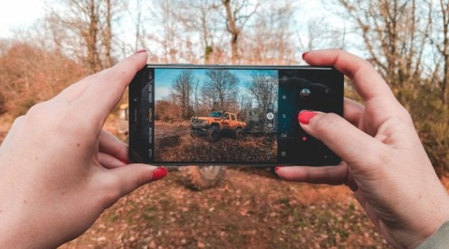Samsung, Galaxy A9 ile arka kamerayı dörtledi