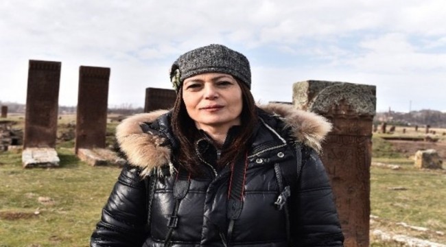 Tarihi mezarlığı fotoğraflamak için 4 bin 200 kilometre yol kat etti