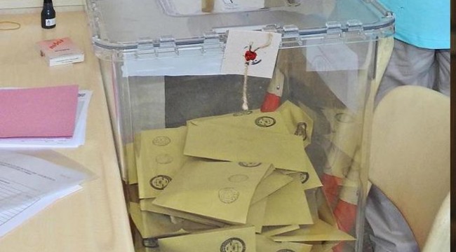 52 kişinin bir evde oturması normal!
