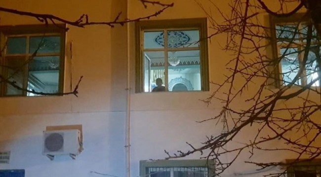 Baba korkusuyla evden kaçtı, camide bulundu