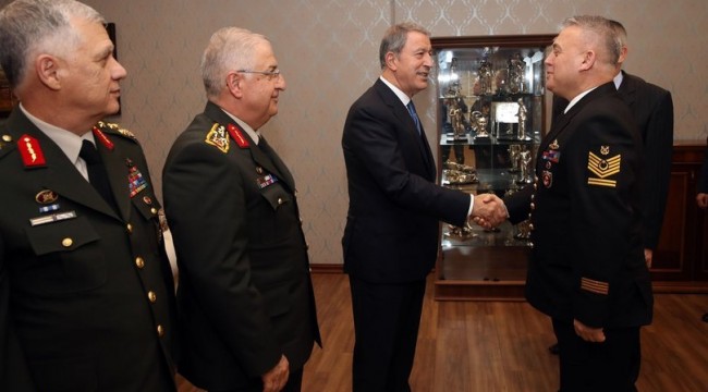 Bakan Akar'dan astsubaylara müjde!