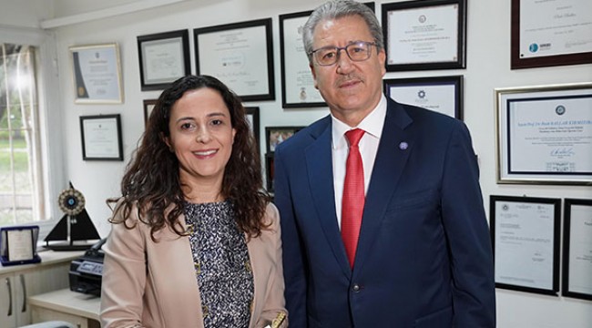 Egeli bilim insanı, eczacılık sektörünün en prestijli ödülünü aldı