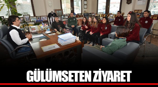 GÜLÜMSETEN ZİYARET