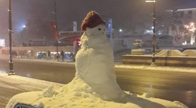 Günün en güzel görüntüsü! Çocuklar peşini bırakmadı
