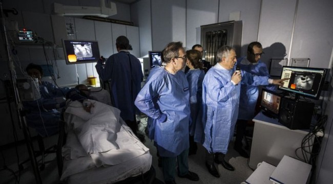 Pankreas ameliyatlarını 100 doktor canlı izledi