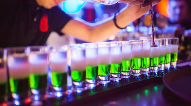 Sahte alkol zehirlenmesinin belirtileri nelerdir?