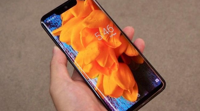 Sharp'tan fazlasıyla hafif telefon: Aquos Zero