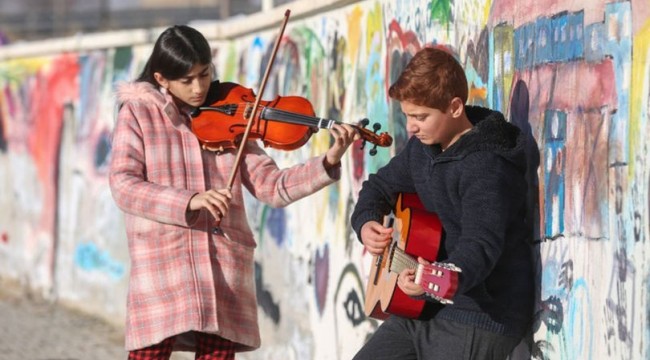 Van sokaklarında müzik sesi