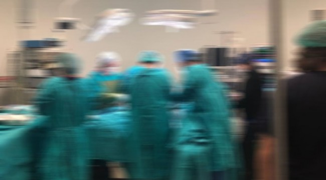 Zayıflamak için gittiği hastanede ameliyata girdi, karnından 7 kilo ur çıktı