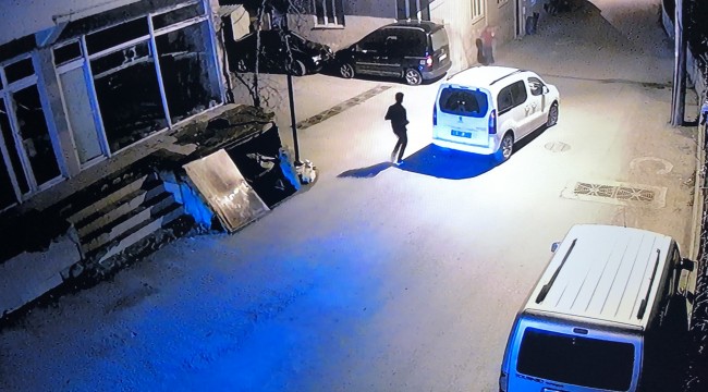 4 yaşındaki çocuk babasının elinden kaçınca otomobilin altında kaldı