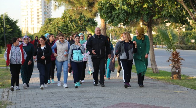 Bir ayda en çok kilo veren kadına spor ayakkabısı hediye