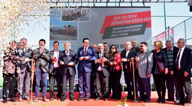 Bornova'da miting gibi açılış