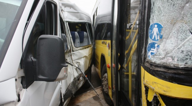 Diyarbakır'da halk otobüsü ile minibüs çarpıştı!