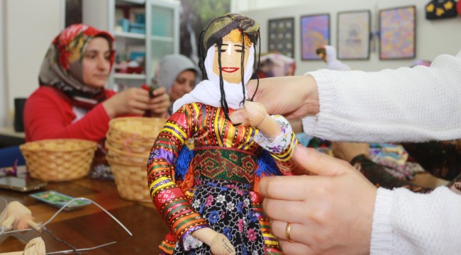Ev kadınları "Besi Bebek" yapmayı öğreniyor