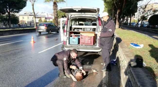 Genç kıza çarpan sürücü şoka girip bayıldı!