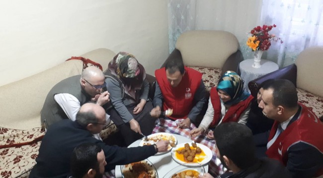 Gönül sofrasında buluştular