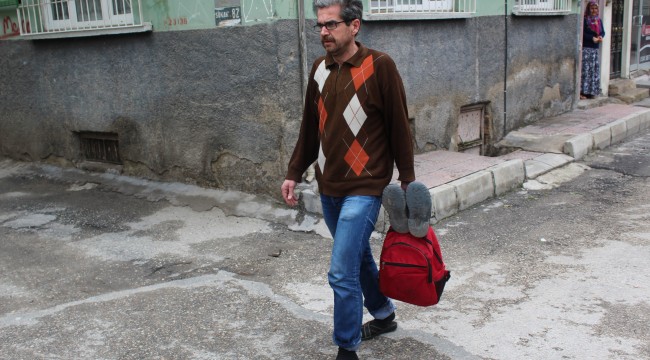 Hastalığı nedeniyle insan içine çıkmak istemiyor, tek isteği emekli olabilmek