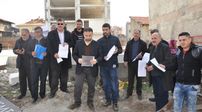 İlçe sakinlerinin 4 yıldır yapılmayan ev isyanı