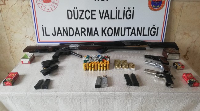 Jandarmadan ruhsatsız silah baskını