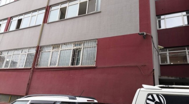 Lise öğrencisi okulunun 2. katından düştü
