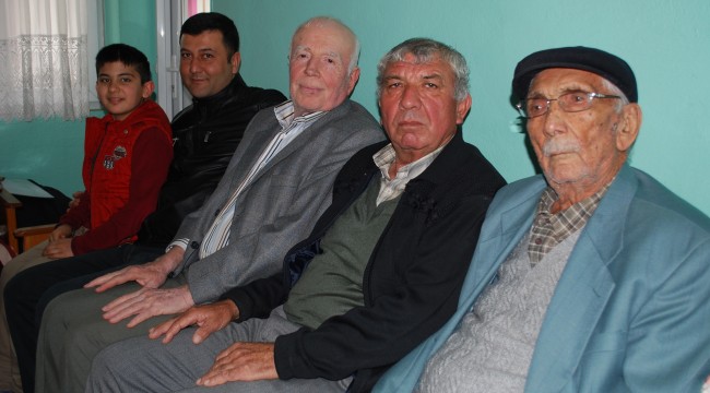 Manisa'nın asırlık çınarı