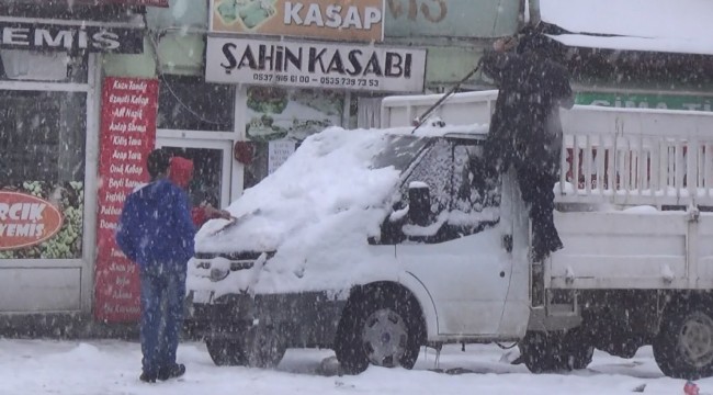Sarıkamış’ta kar hayatı olumsuz etkiledi