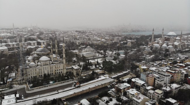 Tarihi yarımadanın kar manzarası havadan görüntülendi