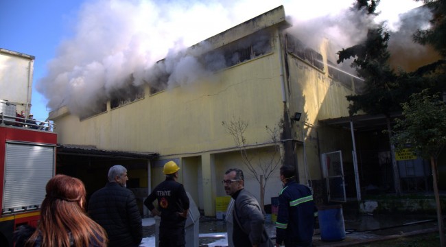 Türkiye'nin ilk filtre fabrikası ikinci kez yandı