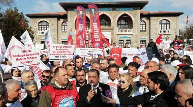 Ankara'da OHAL'den beri bir ilk: Eğitim İş üyeleri Anıtkabir'e yürüdü