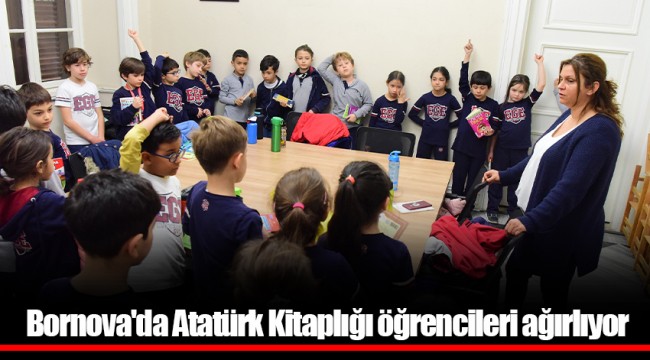 Bornova'da Atatürk Kitaplığı öğrencileri ağırlıyor