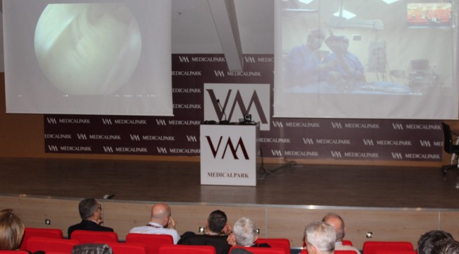 Canlı yayında omuz ameliyatı yaptılar