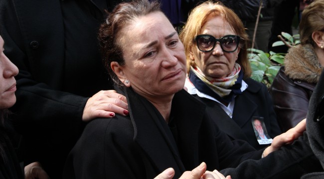 Demet Akbağ'ın eşi Zafer Çika, gözyaşları ile uğurlandı