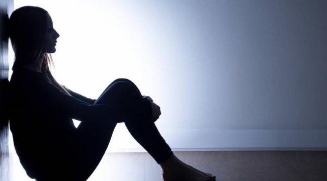 Ergenlik çağındaki gençler daha çok depresyona giriyor