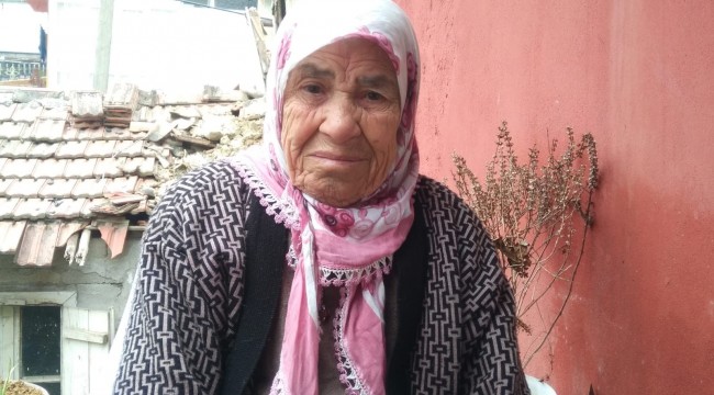 Evi yanan Havva ninenin gözyaşları
