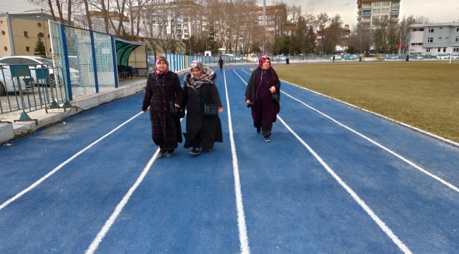 Kadınlar, sağlıklı yaşam için yürüyor
