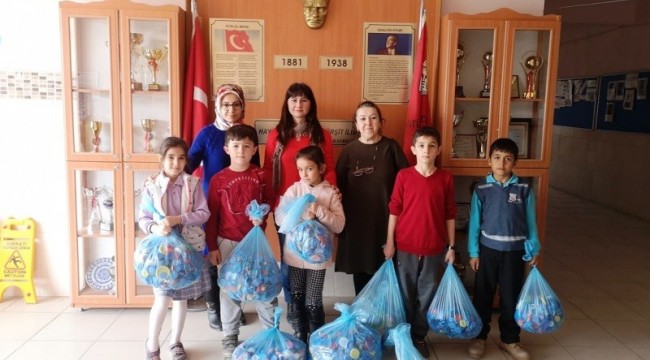 Kapaklar çöp değil, tekerlekli sandalye olacak