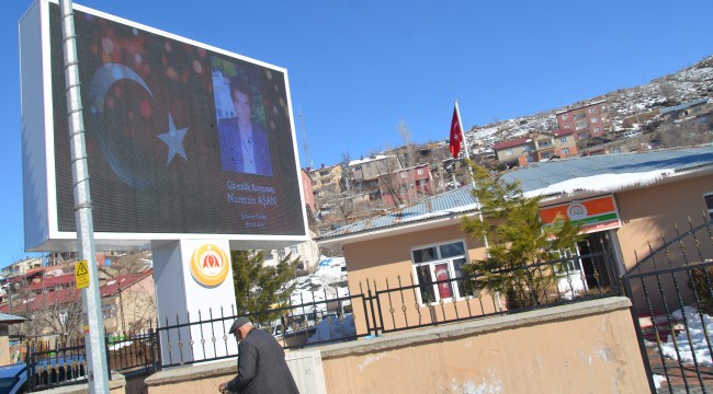 Kato Dağı eteklerinde şehitler için dev led ekran kuruldu