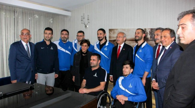 Kılıçdaroğlu, İzmir'den madalya sözü aldı